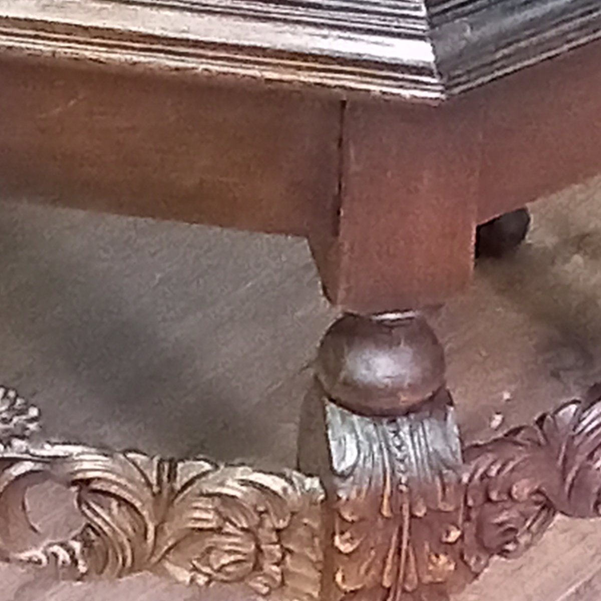 Octagonal Table Made Of Indian Walnut With An Oak Base-photo-6