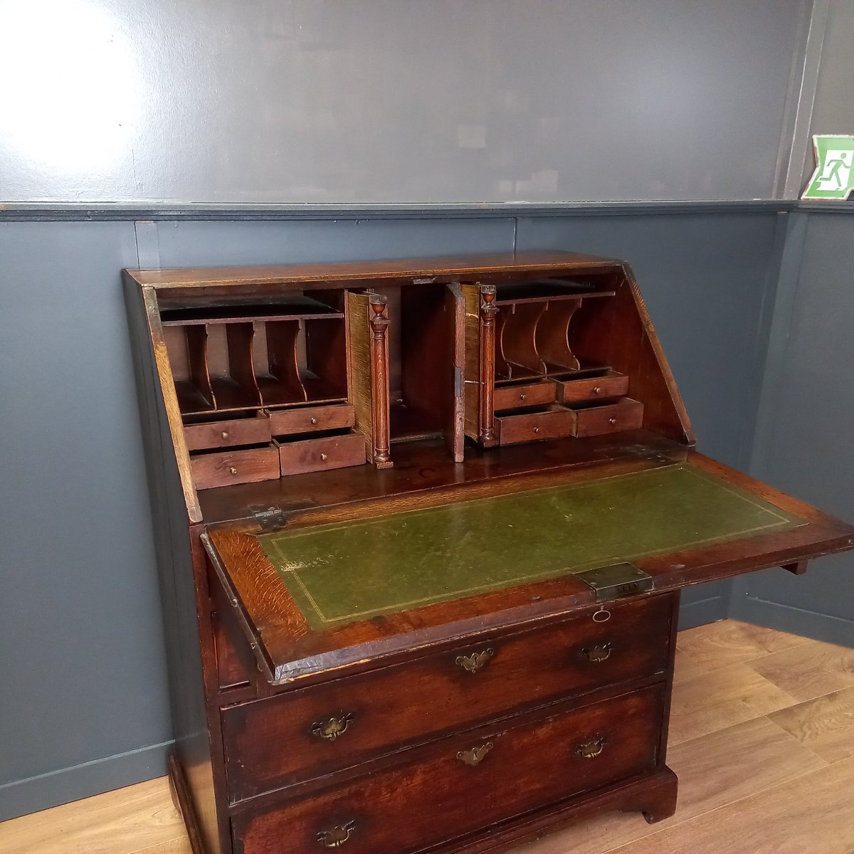 18th-century English Mahogany Secretary Desk-photo-3