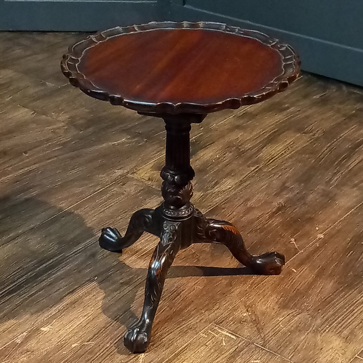 A Unique Georgian-style Mahogany Side Table With A Tilting Top.-photo-3