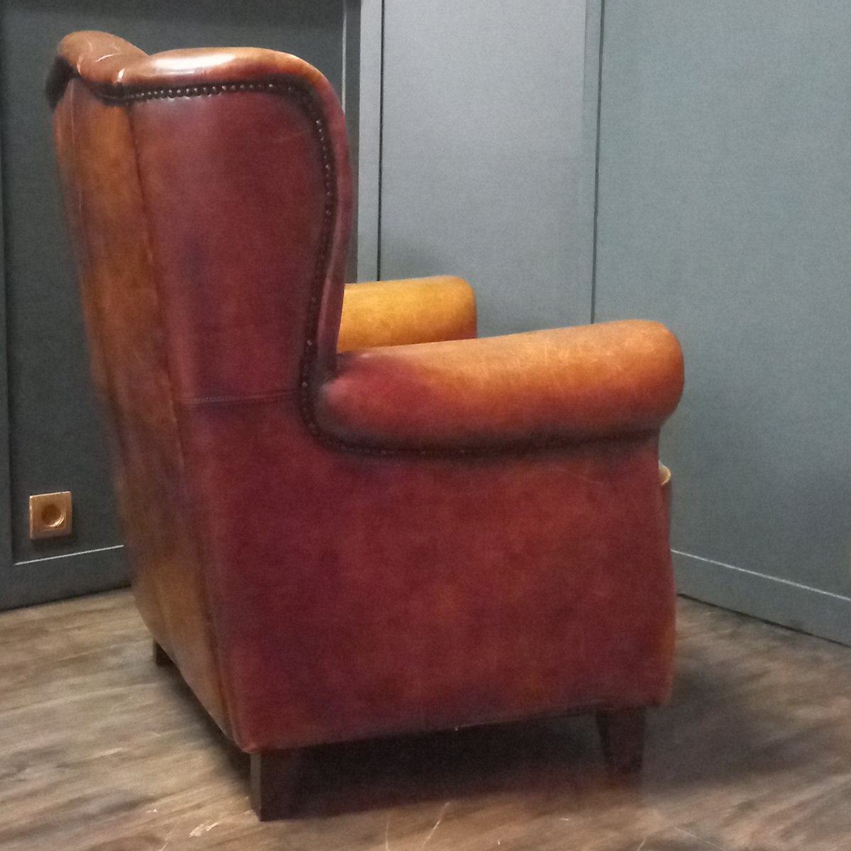 Sturdy Wingback Chair Made Of Sheepskin-photo-3