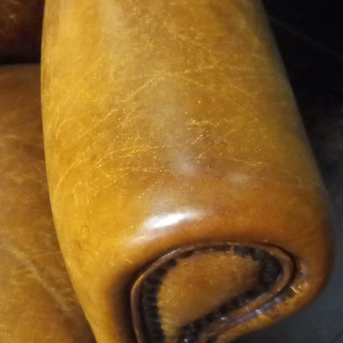 Sturdy Wingback Chair Made Of Sheepskin-photo-4