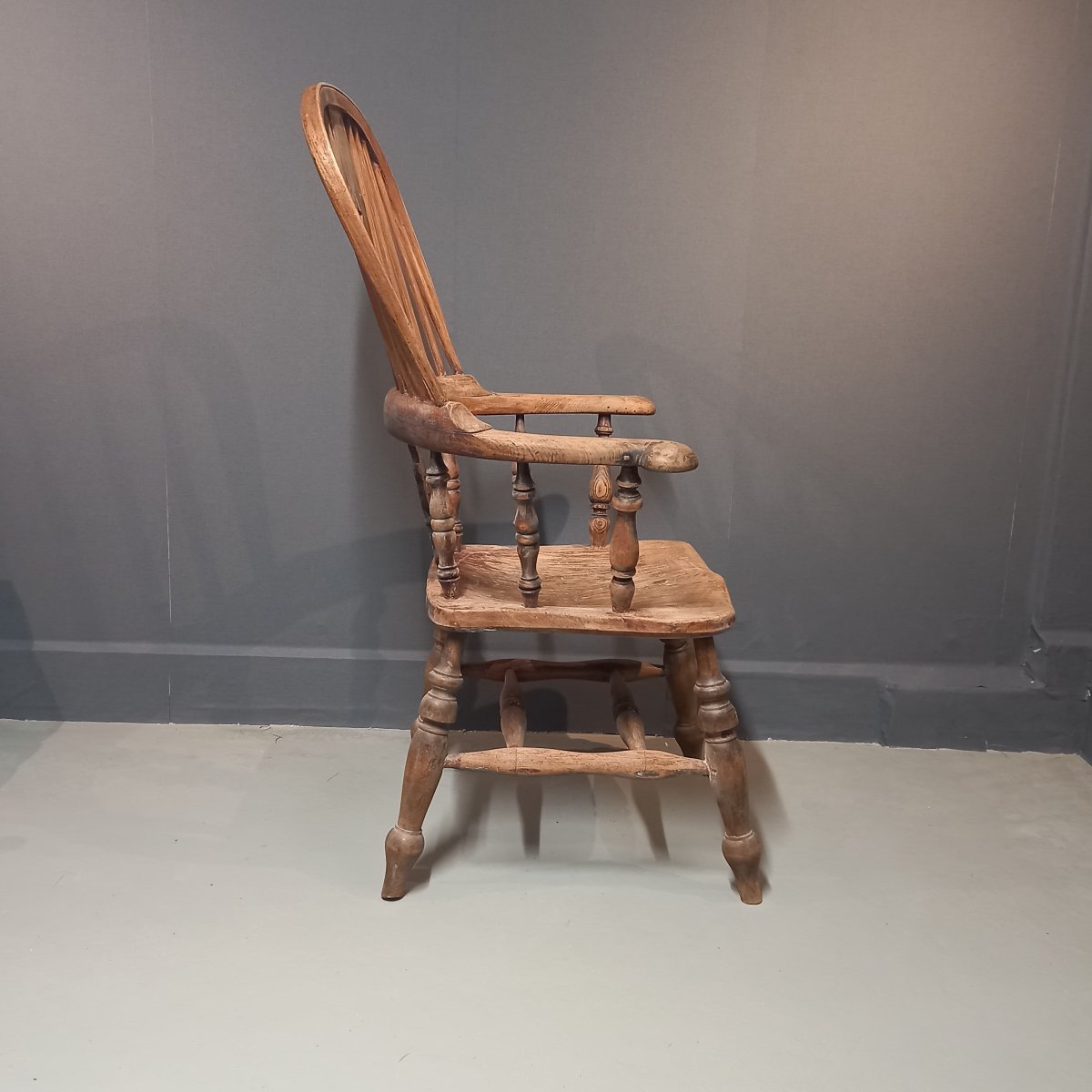 Antique English Windsor Chair-photo-4