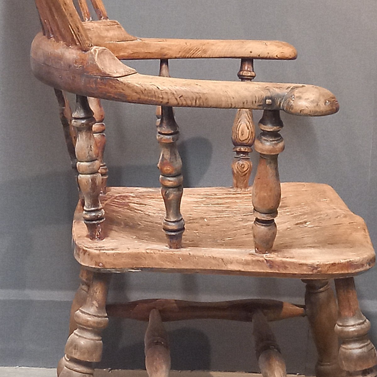 Antique English Windsor Chair-photo-1