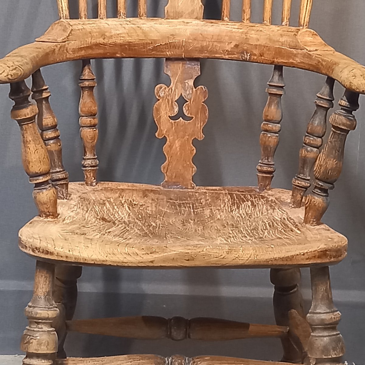 Antique English Windsor Chair-photo-2