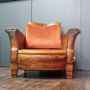 French Leather Armchair – Art Deco – Period: 1915–1920