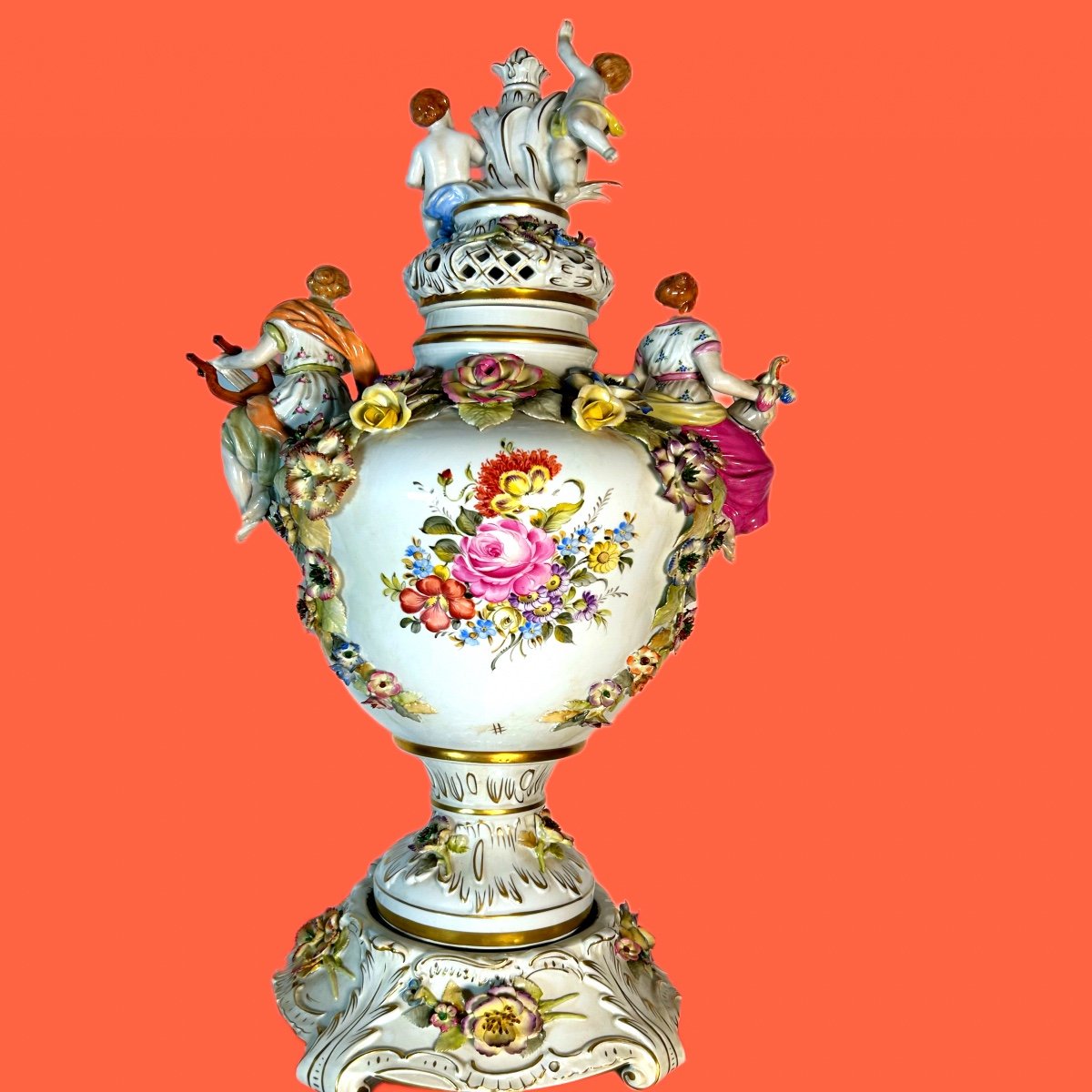 A Porcelain Saxony Vase 20th Century-photo-3