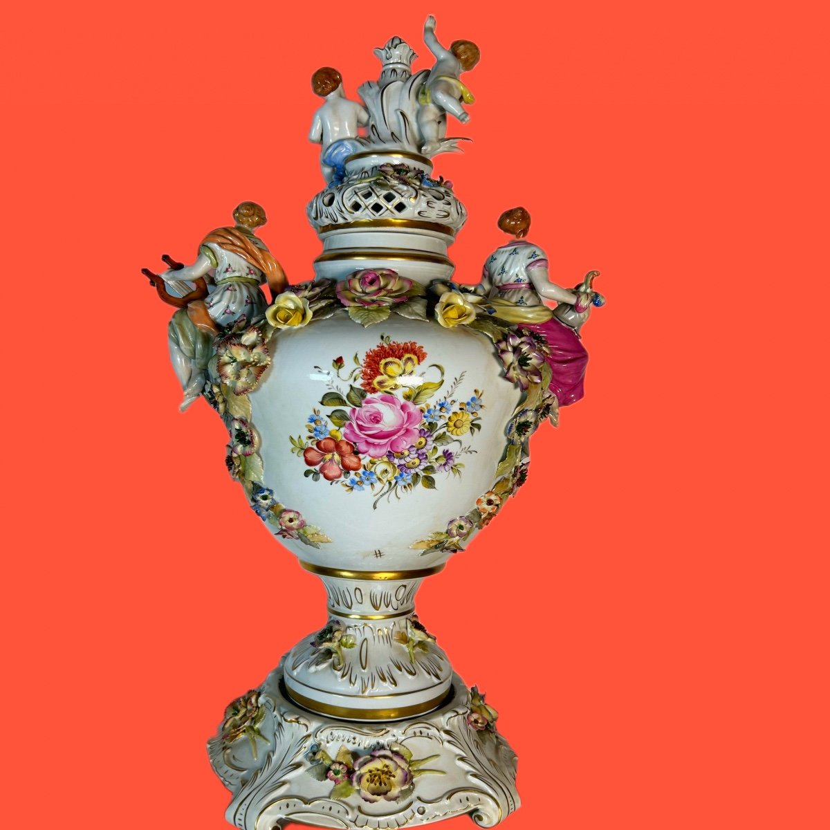 A Porcelain Saxony Vase 20th Century-photo-3