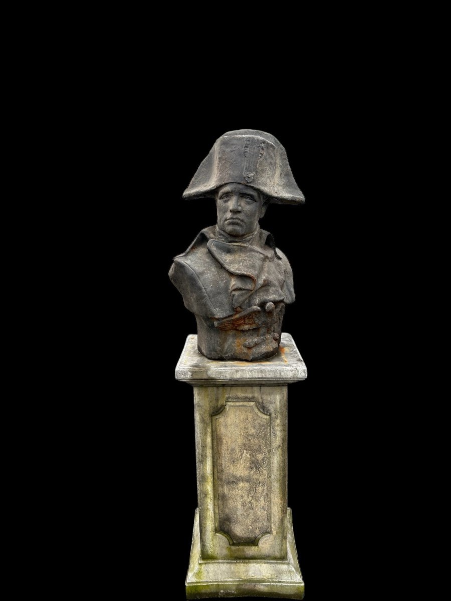 Une Buste De 20 Ieme Siécle En Fonte Napoléon Bonapart