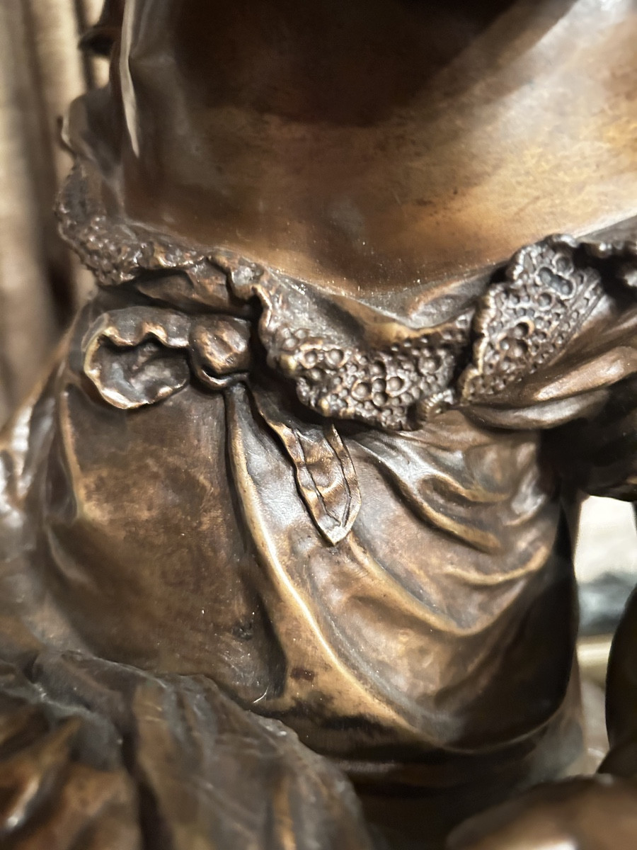 Louis Auguste Moreau Sculpture française en bronze patiné d'une fille avec une poupée par Augus-photo-7