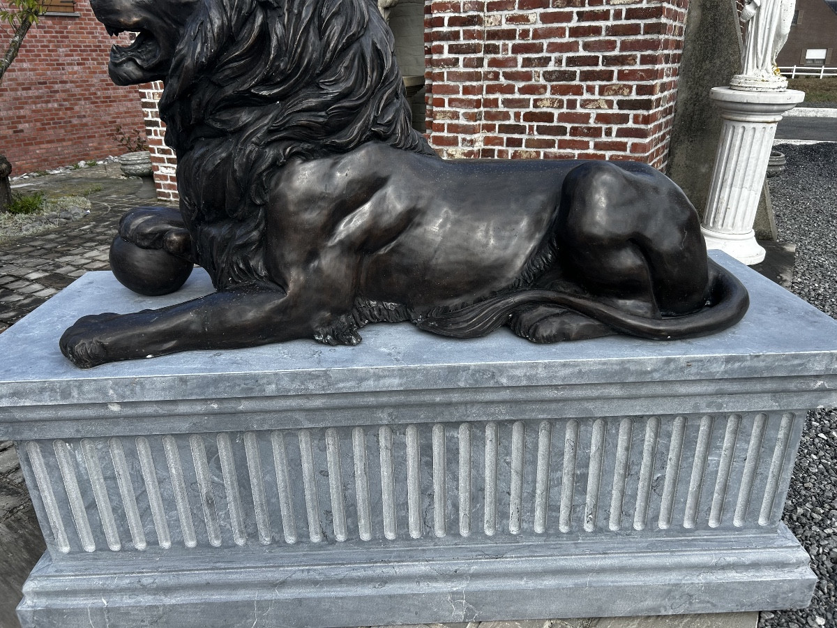 Une paire des  lions de chateau  en bronze sig cartier-photo-3