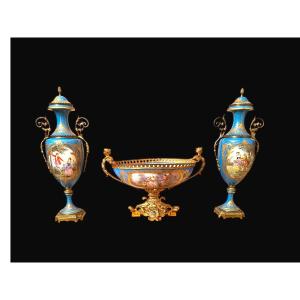 Garnituure en porseleine de Sevres 19 ieme