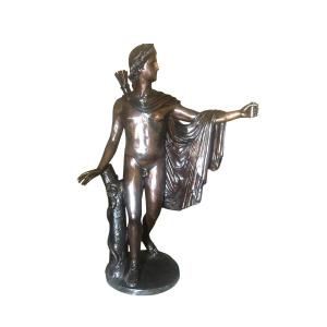 Un bronze de 20 ieme siécle presente Apollo Belverdere sig Vichi firenze1944