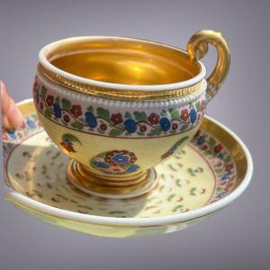 Tasse Et Soucoupe En Porcelaine De Style Russe Ancien, Popov Vers 1820.