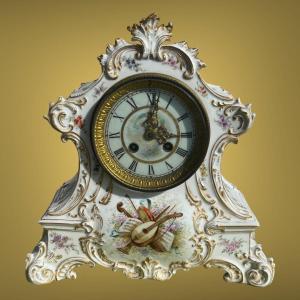 Ancien Horloge Pendule De Table En Porcelaine De Dresde !  XIXème Siècle