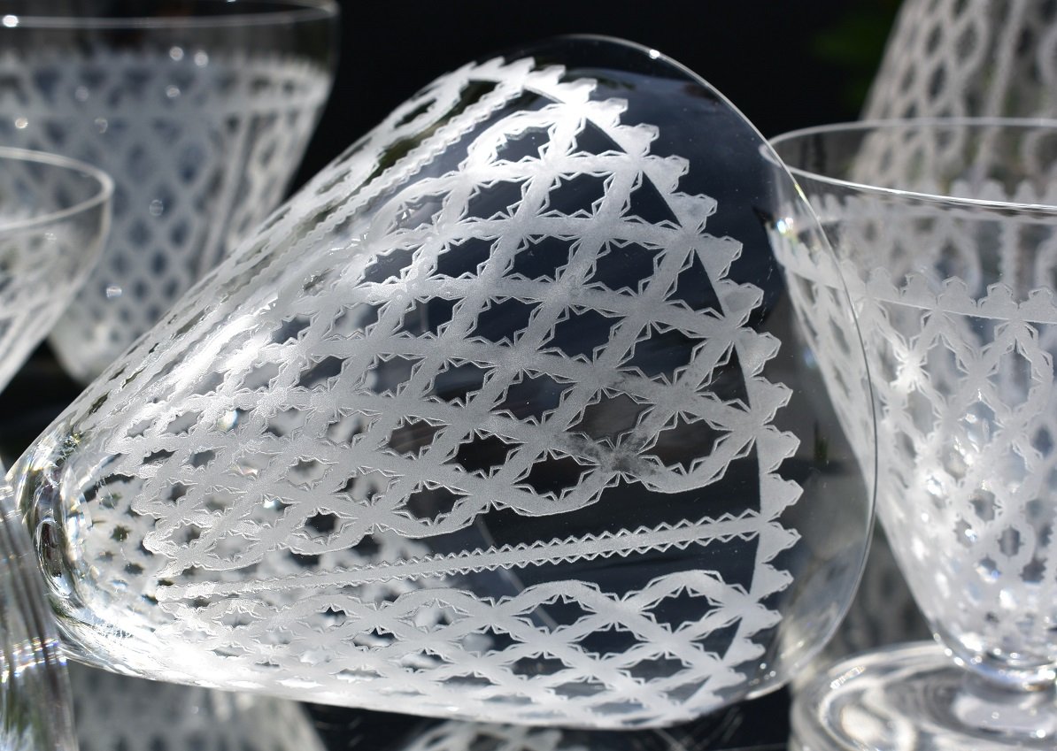 Baccarat "Alhambra / Bruxelles" Grand service en cristal gravé avec 2 carafes-photo-4
