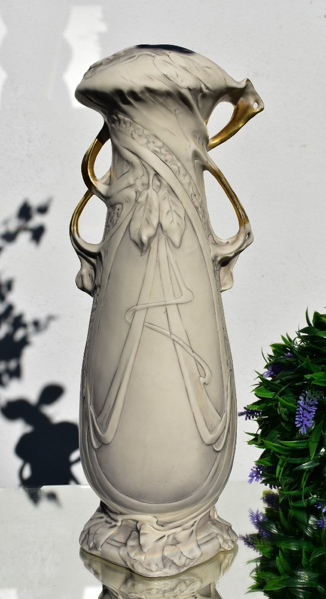 Large Biscuit Vase. Royal Dux-photo-3