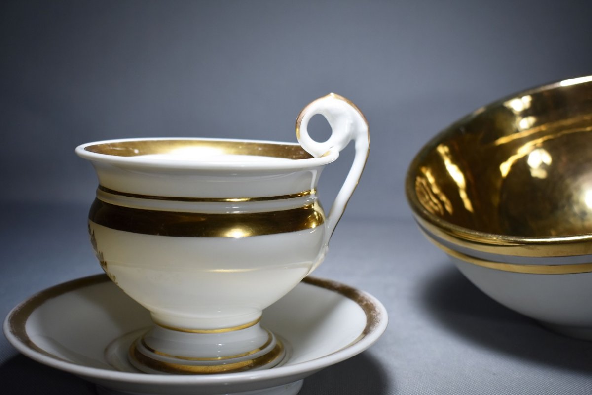 Porcelain Biscuit Cup And Vase With Marquise De Sévigné-photo-1