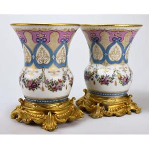 Paire De Vases En Porcelaine de Paris d'époque Louis-Philippe