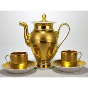 Paris Porcelain Coffee Pot. Early 19th Century 