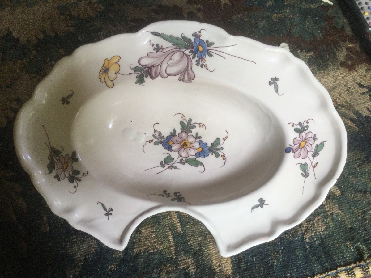 Shaving Dish, Roanne Earthenware, 18th Century.