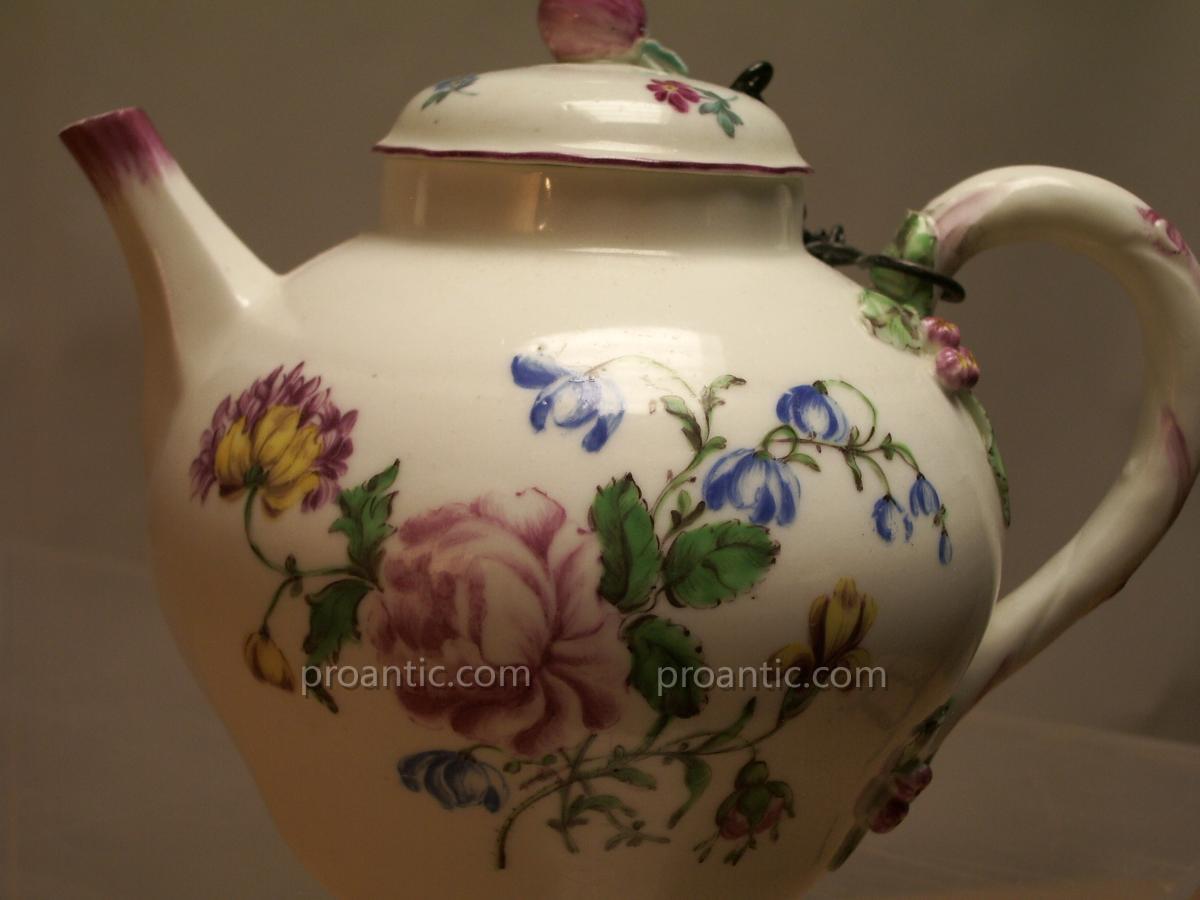 Teapot, Mennecy, 18th Century.-photo-3