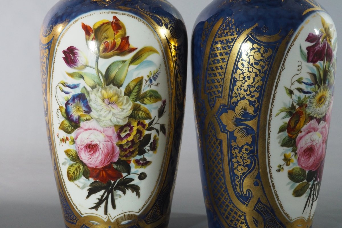 Paire de grands vases en porcelaine de Paris – milieu XIX siècle-photo-1