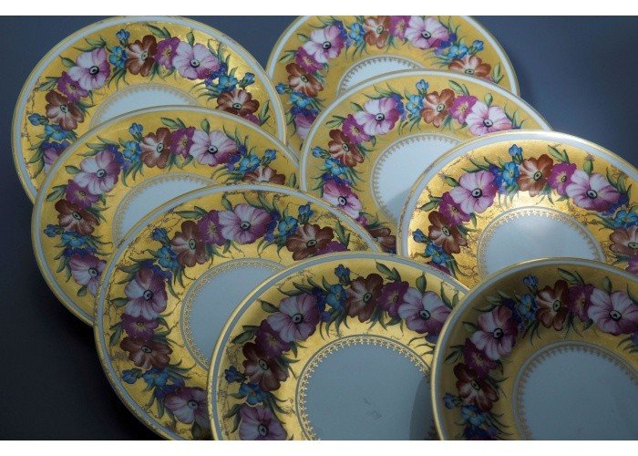 8 Polychrome And Gilt Porcelain Plates-photo-2