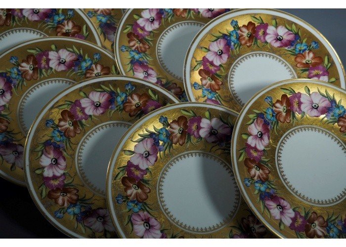 8 Polychrome And Gilt Porcelain Plates-photo-6