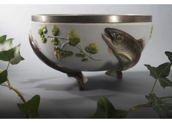 Polychrome Porcelain Relief Bowl-photo-2