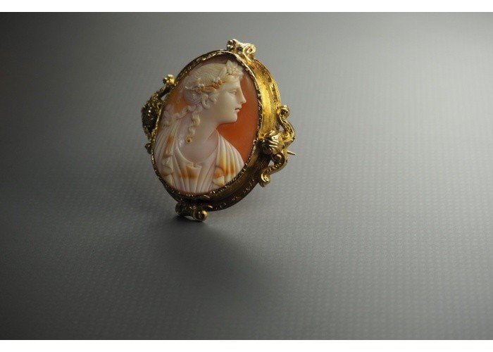 Broch Gold  And Cameo 19th Century .-photo-3