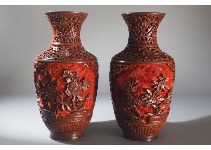 Paire des vases et une coupe laque rouge  Chine-photo-1