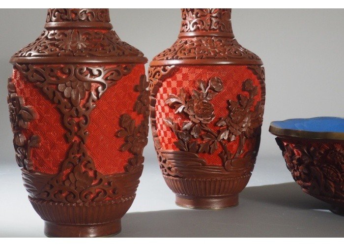 Paire des vases et une coupe laque rouge  Chine-photo-2