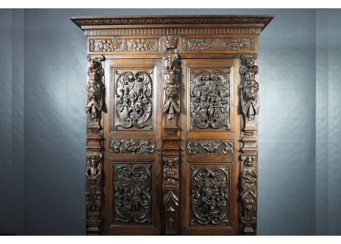 Cabinet en bois sculpté 17ème siècle-photo-3