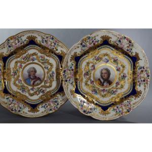 Paire d'assiettes  en porcelaine -  Louis XV et Marie Leszczynska - SAMSON, style SEVRES