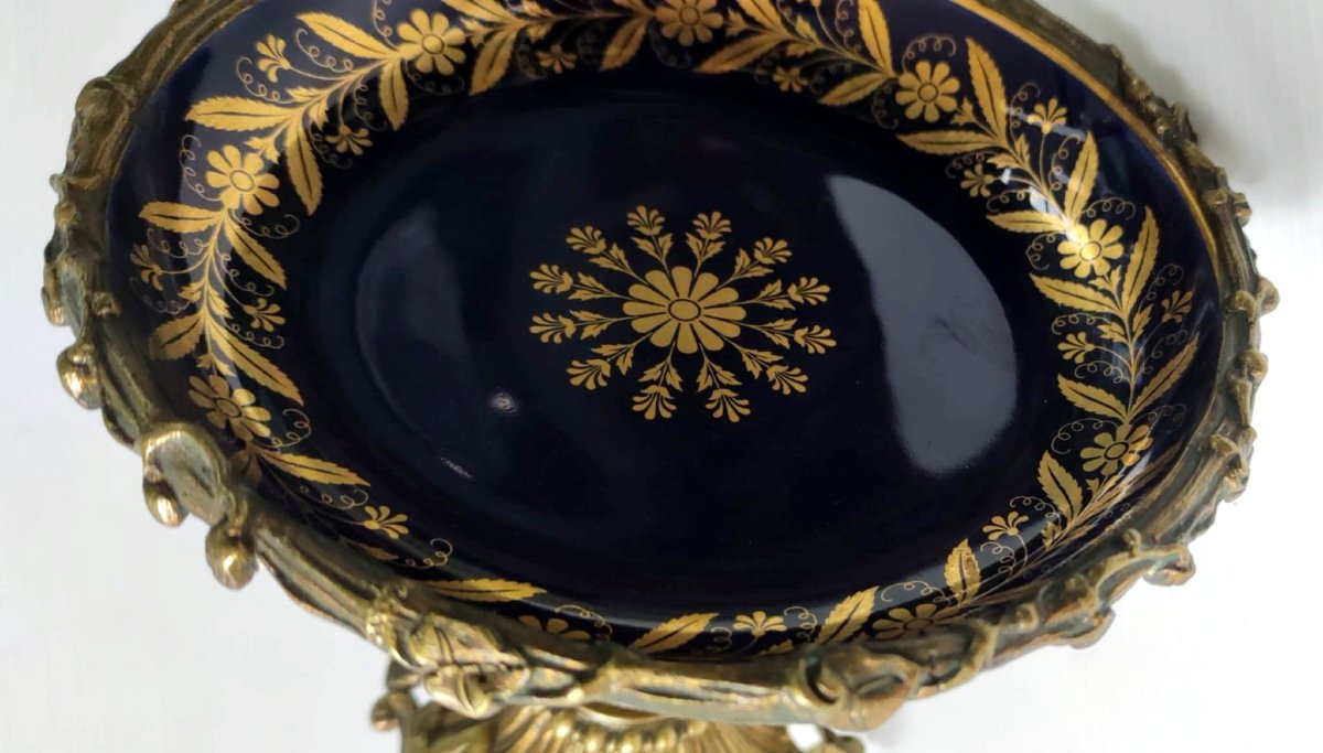 COUPE SUR PIED BRONZE CISELE PORCELAINE BLEU DE SEVRES DECOR DORE NAPOLEON III-photo-2