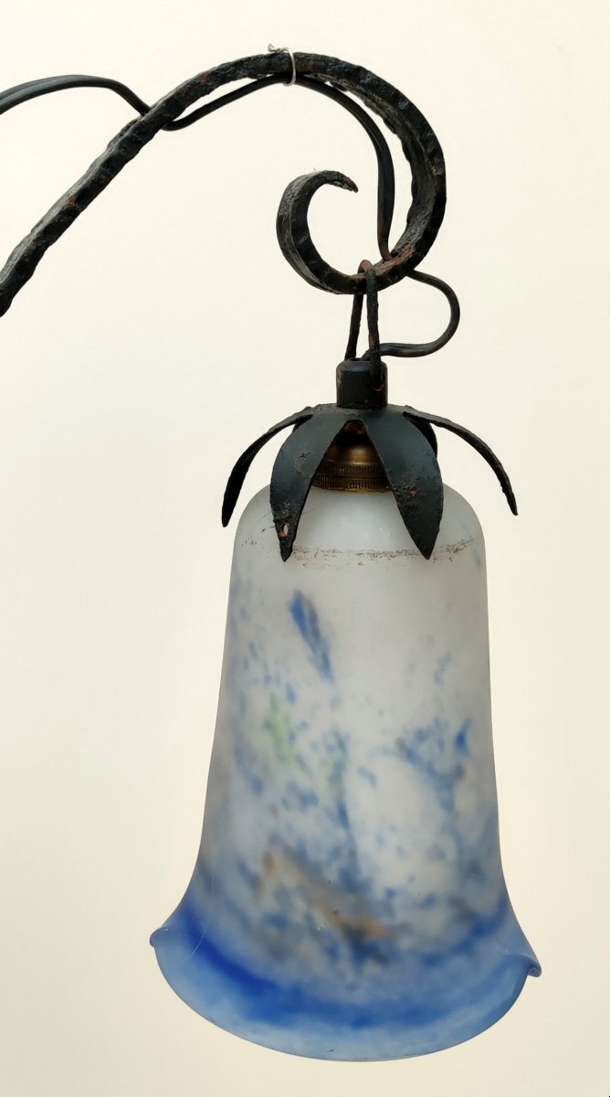 LUSTRE VASQUE + 3 TULIPES PATE DE VERRE BLEU BLANC FER FORGER ART NOUVEAU-photo-1