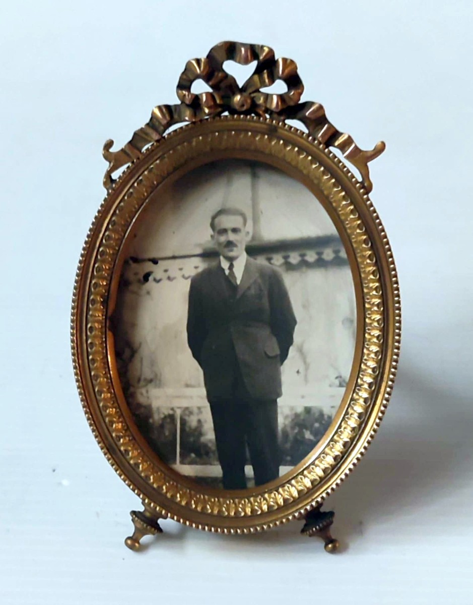 CADRE OVAL PORTE PHOTO BRONZE CISELE XIXè STYLE LOUIS XVI 