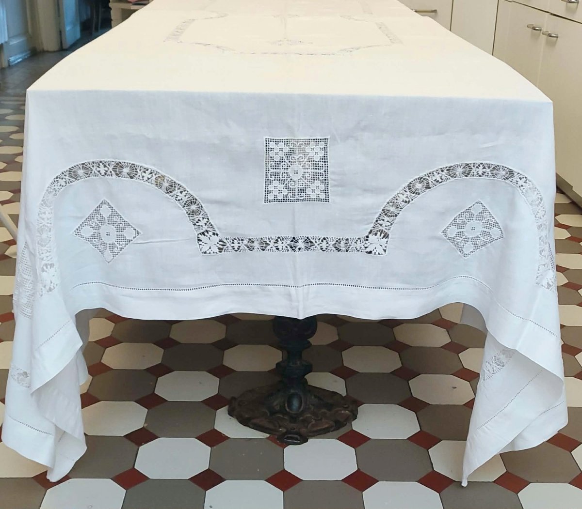 Large White Linen Tablecloth With Antique Hand Embroidery, Seats 12, 295/194 Cm-photo-3