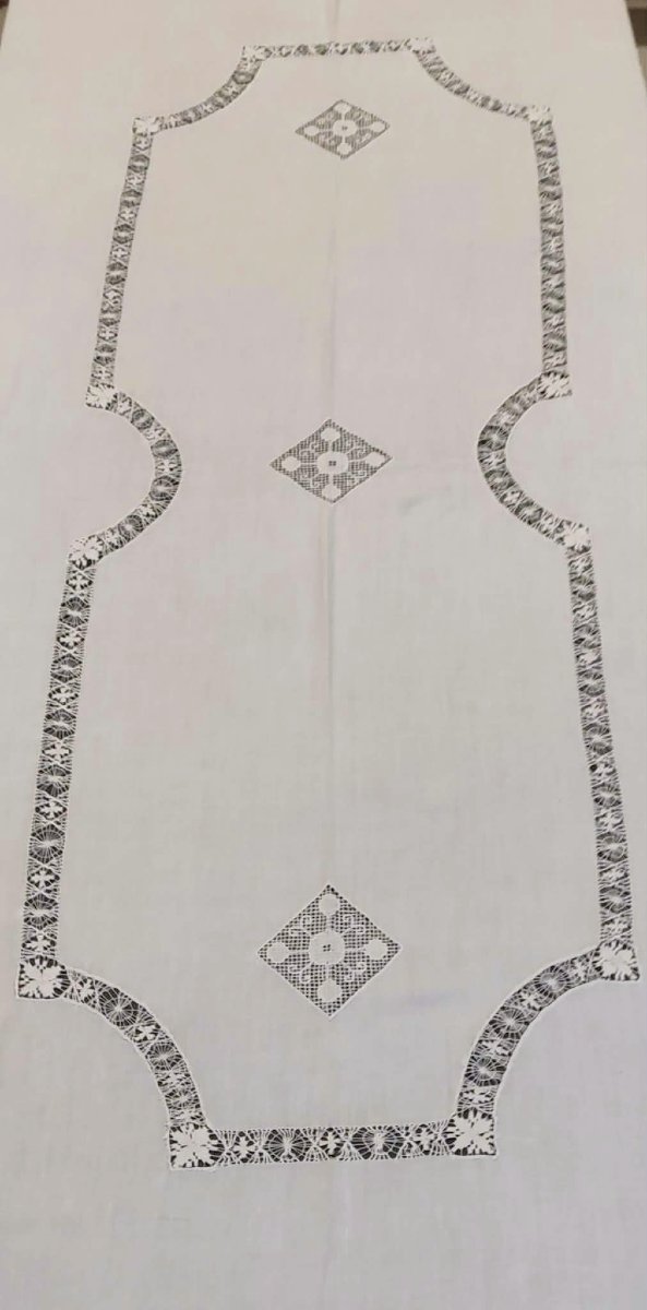 Large White Linen Tablecloth With Antique Hand Embroidery, Seats 12, 295/194 Cm-photo-2
