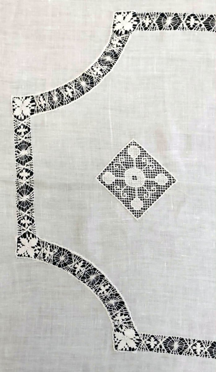 Large White Linen Tablecloth With Antique Hand Embroidery, Seats 12, 295/194 Cm-photo-3