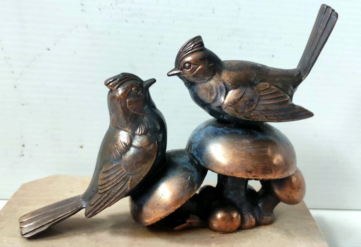 Animal-themed Bookend Featuring A Chicken Perched On Mushrooms, With A Marble Art Deco Base-photo-2