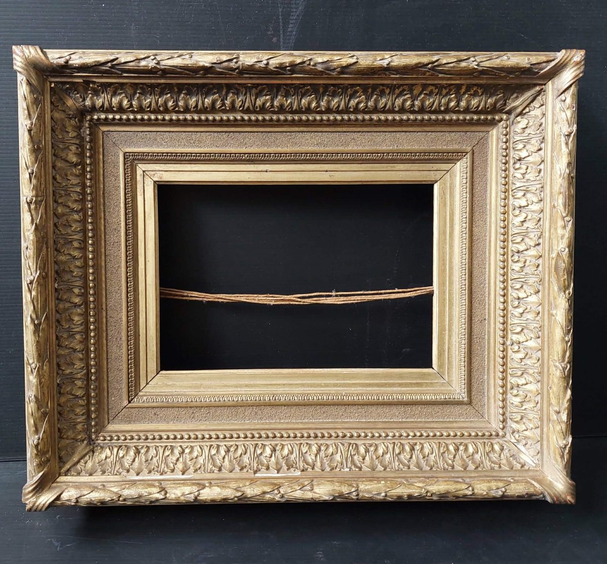 CADRE BOIS ET PLATRE DORE DIT BARBIZON STYLE NAPOLEON III 45X37.3 cm XIXè