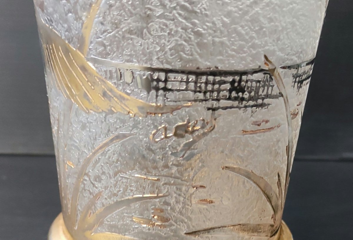Acid-etched Frosted Granite Glass Vase With Gold And Silver Art Deco Bird Design-photo-2