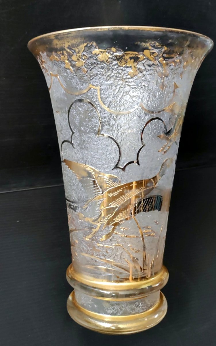 Acid-etched Frosted Granite Glass Vase With Gold And Silver Art Deco Bird Design-photo-1
