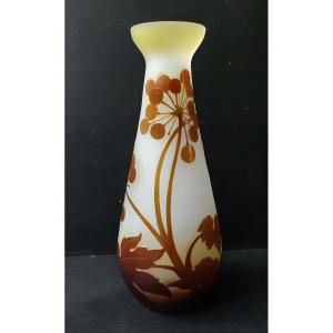 Galle Vase In Acid-etched Pate De Verre With Ombelle Decoration Art Nouveau Period 1900