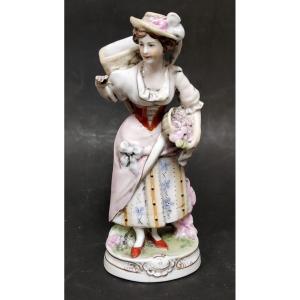 Statuette Femme Au Panier Porcelaine N Capodimonte Italie Décor Peint Main Ancienne