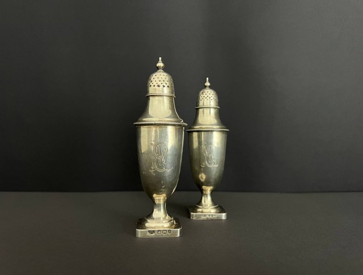 England. Pair Of Baluster Salt Cellars. Silver-photo-3