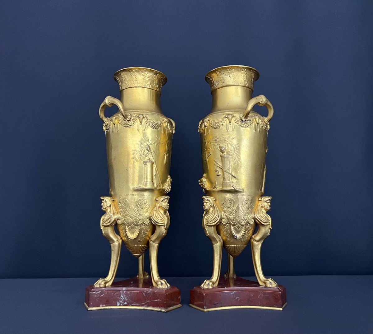 Paire De Vases Néoclassiques En Bronze Doré Par F. Levillain & F. Barbedienne – XIXe Siècle-photo-1