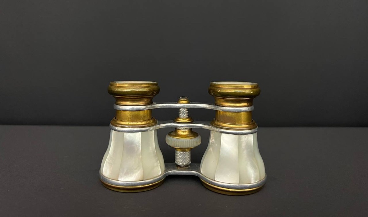 Paire De Jumelles De Théâtre Anciennes En Nacre Et Laiton Doré – Fin XIXe / Début XXe-photo-1