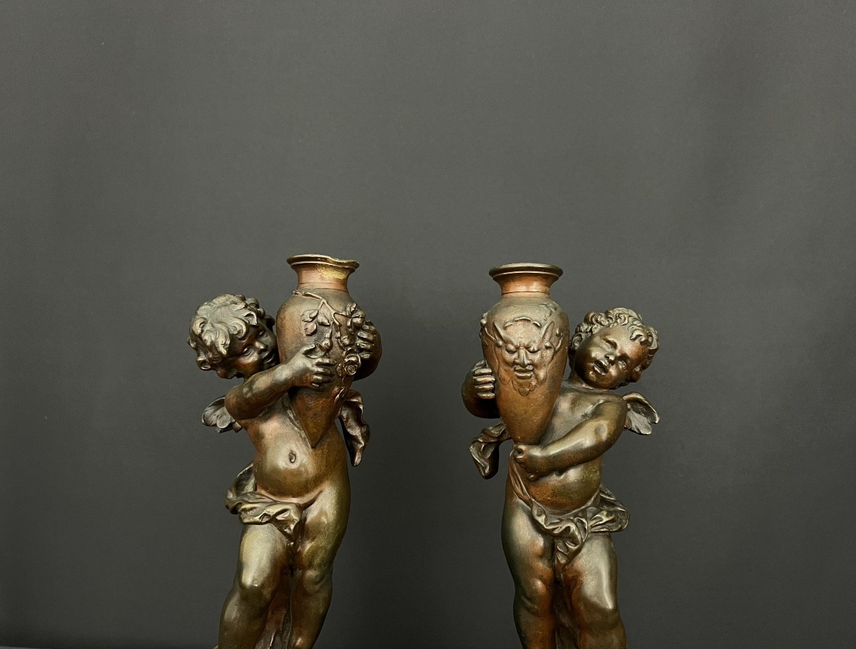 Paire De Figures En Bronze Patiné – Putti Ailés Aux Amphores, Signées Aug. Moreau-photo-1